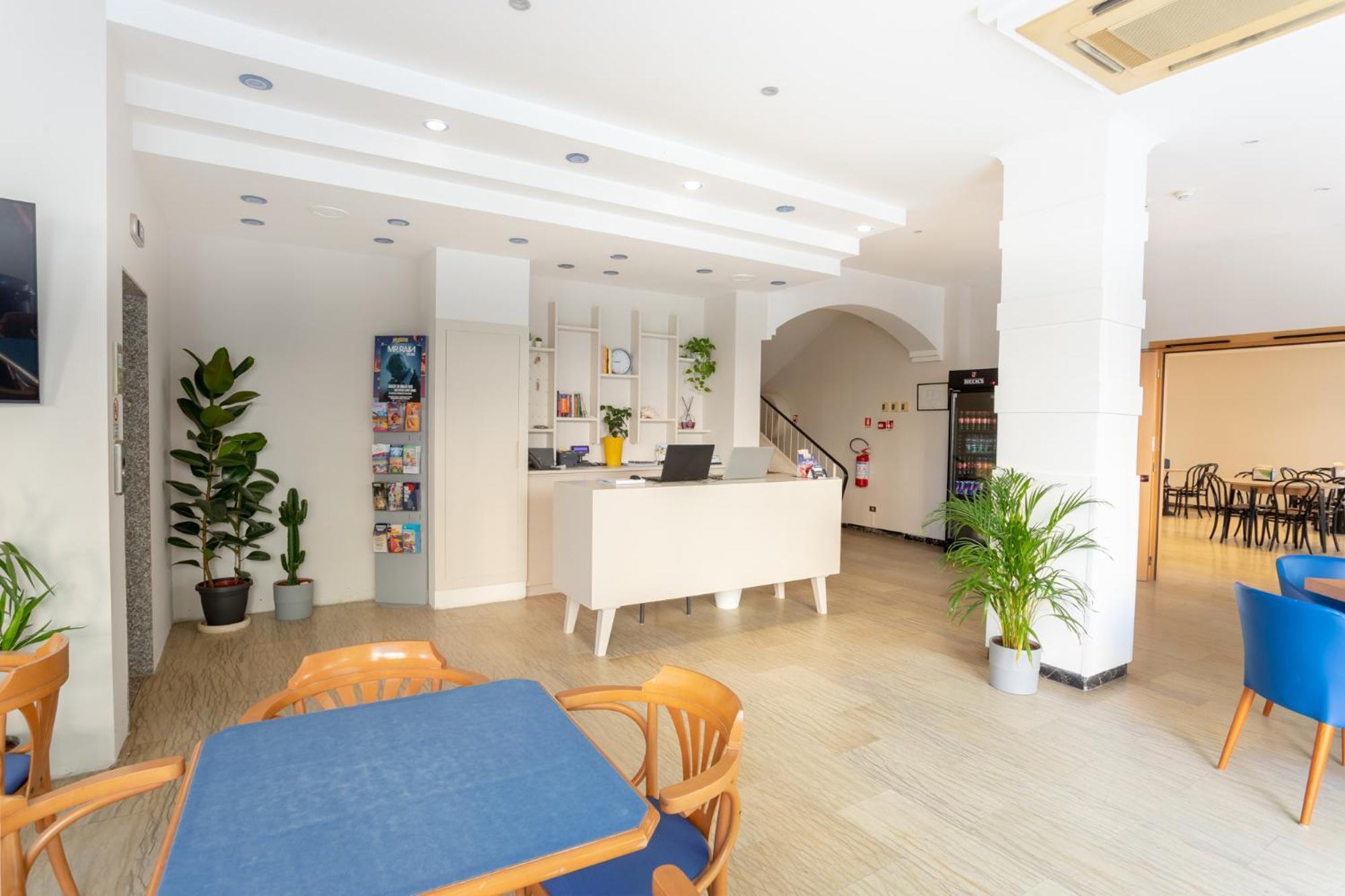 Hotel Katina Римини Екстериор снимка