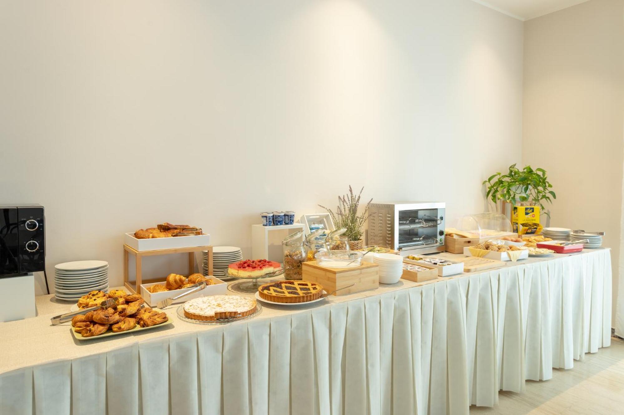 Hotel Katina Римини Екстериор снимка