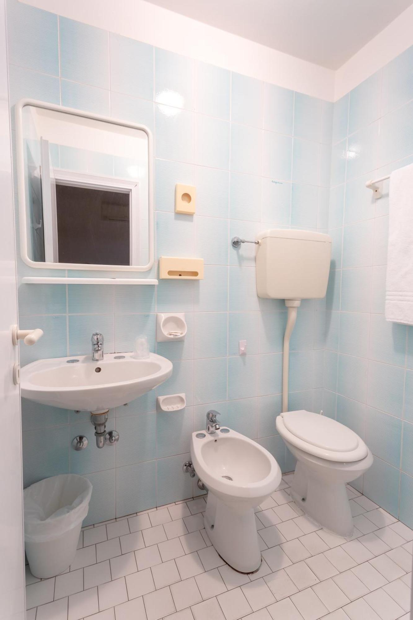 Hotel Katina Римини Екстериор снимка